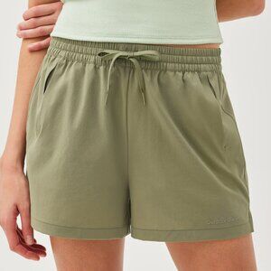 Outdoor Voices Doing Things Shorts 2.5" S in "Tea Tree"